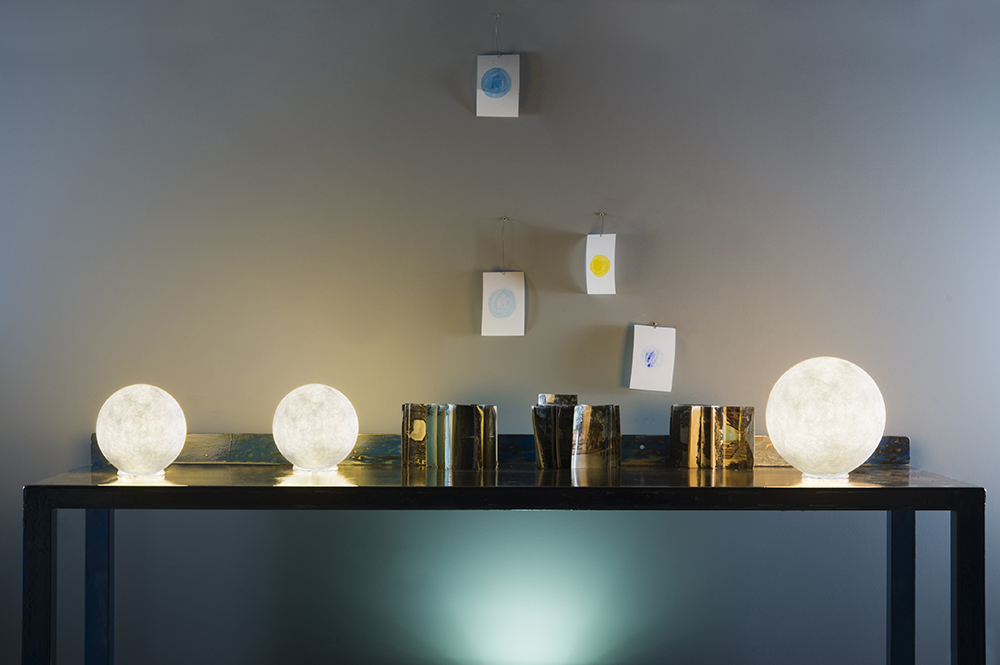 Lampada Da Tavolo T.Moon 2 In-Es Artdesign Collezione Luna Colore Bianco Dimensione  Diam. Ø 35 Cm